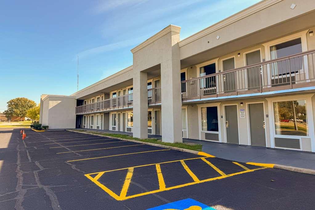 Suburban Studios Gainesville Luaran gambar