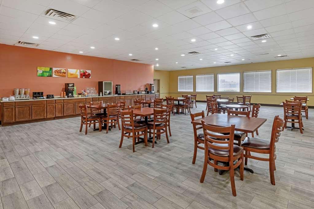 Suburban Studios Gainesville Restoran gambar